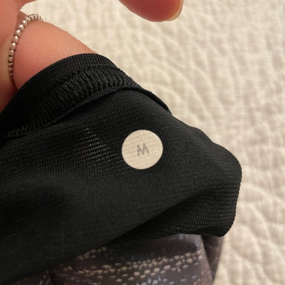 Lululemon Surge Shorts Size M - Picture 6 of 9